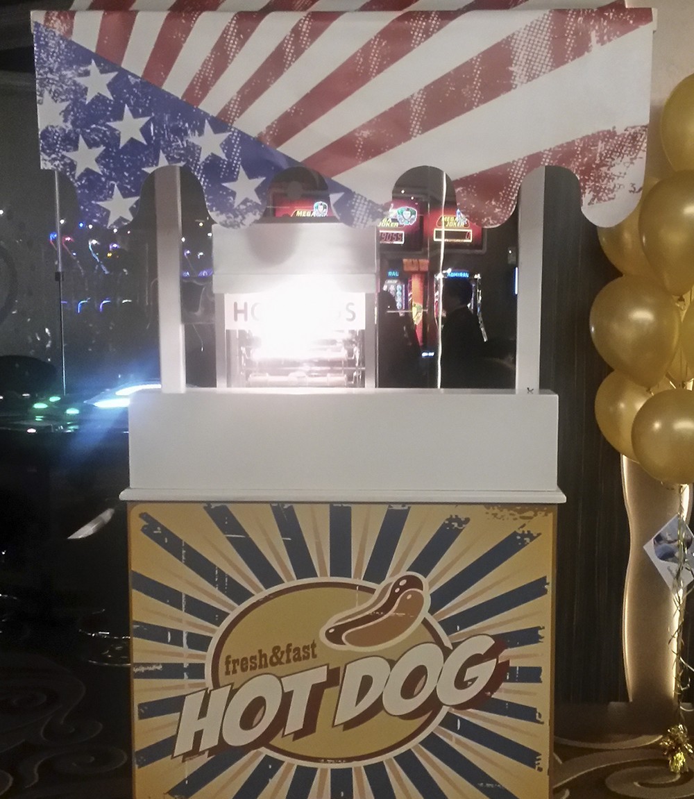 Amerikaanse/Authentieke hotdogkraam huren met broodjes hotdog!